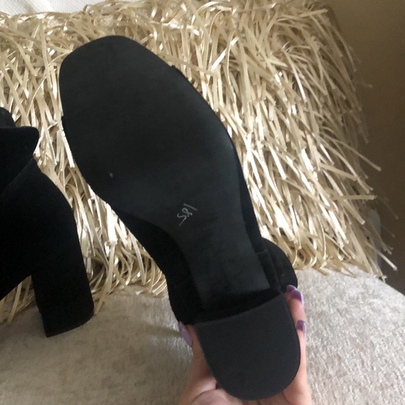 Matisse Gordy Peep Toe Black Genuine Suede Booties - Picture 8 of 13